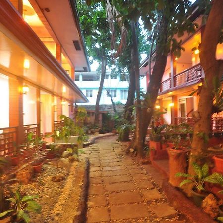 Lola Itang Pension House Tiniguiban المظهر الخارجي الصورة