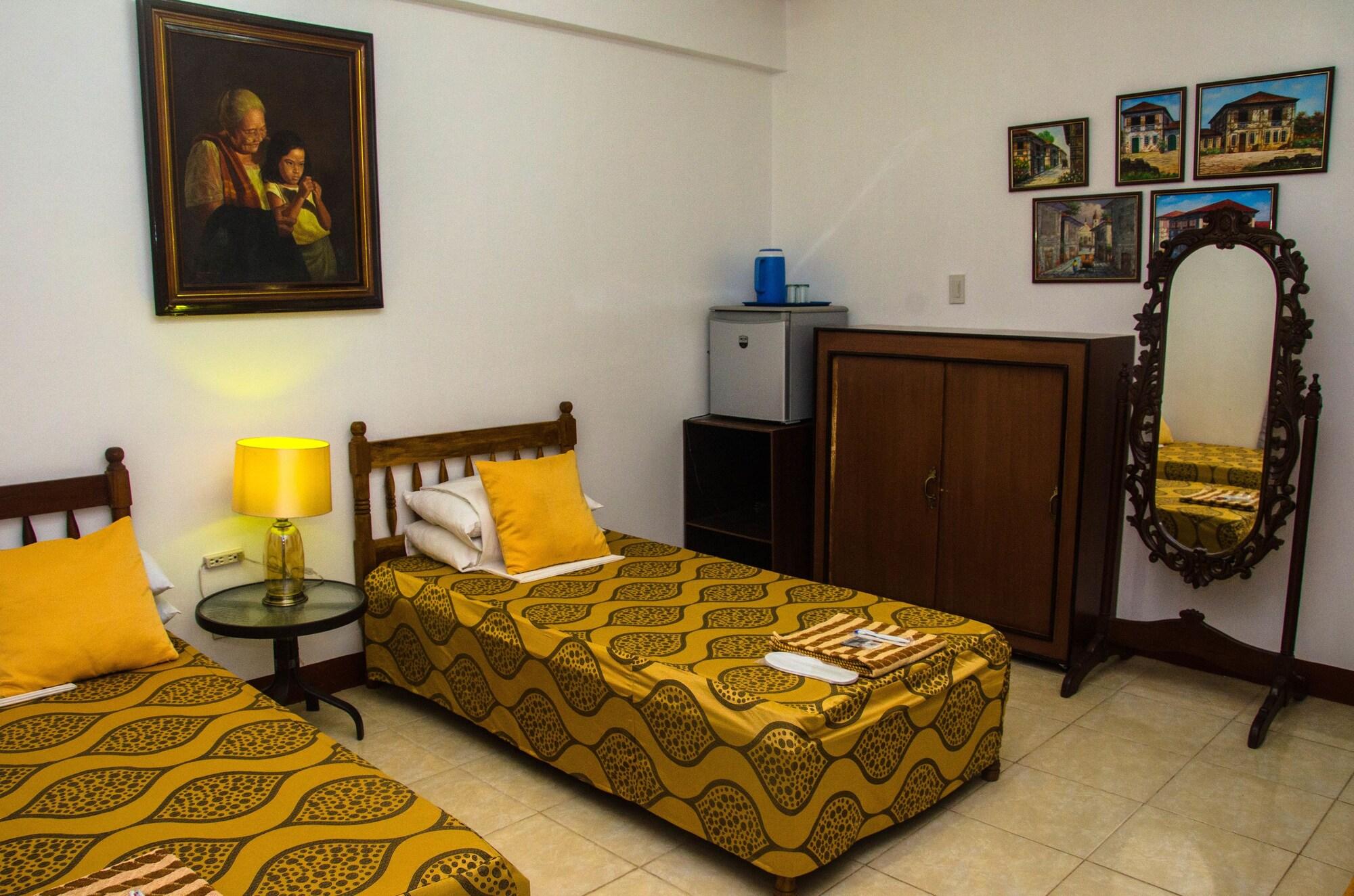 Lola Itang Pension House Tiniguiban المظهر الخارجي الصورة