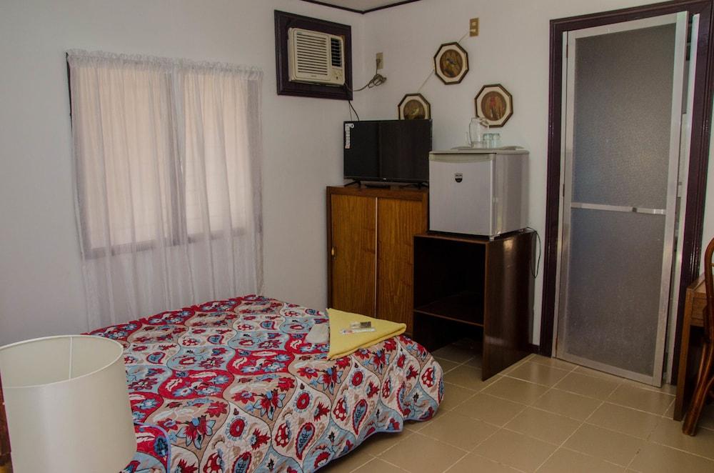 Lola Itang Pension House Tiniguiban المظهر الخارجي الصورة