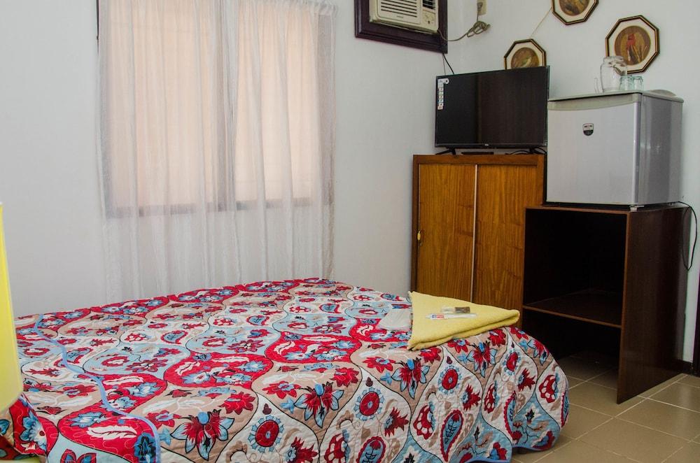 Lola Itang Pension House Tiniguiban المظهر الخارجي الصورة