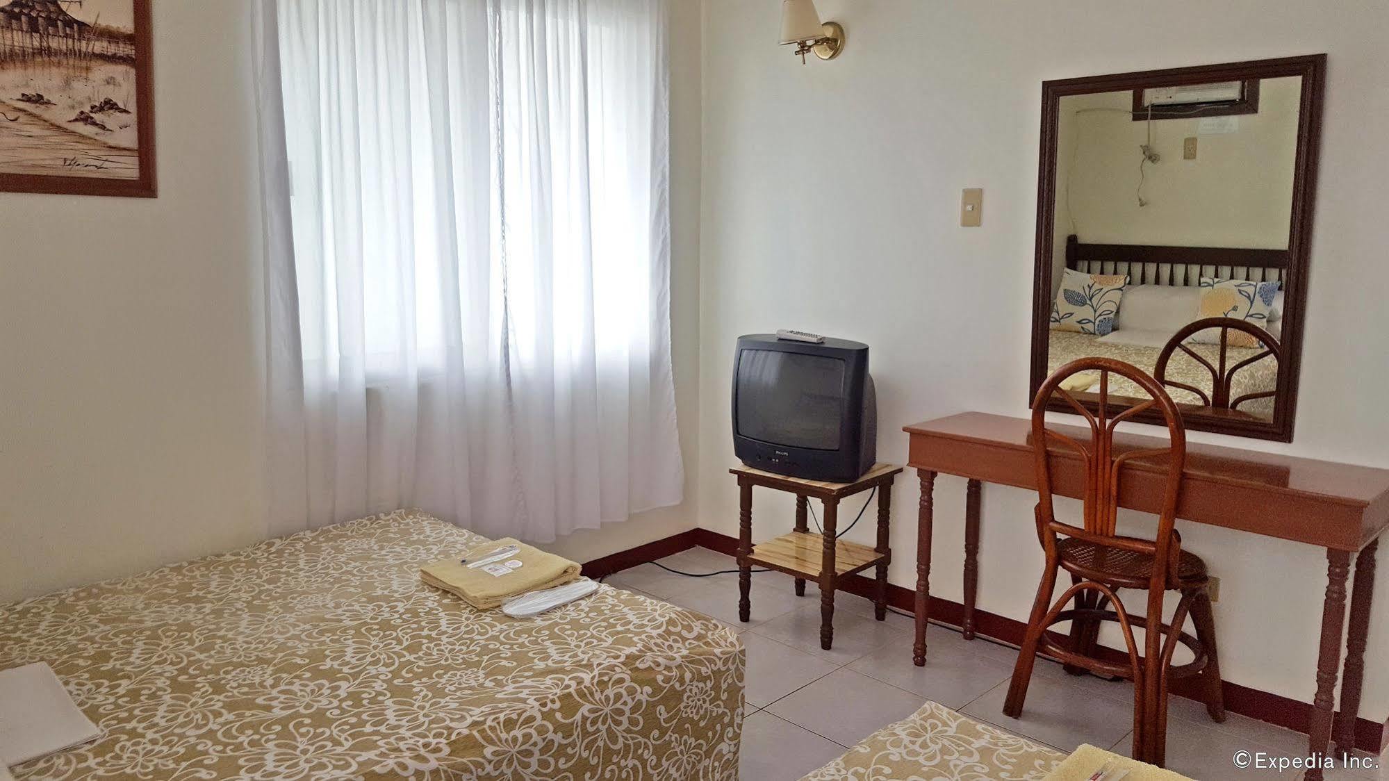 Lola Itang Pension House Tiniguiban المظهر الخارجي الصورة