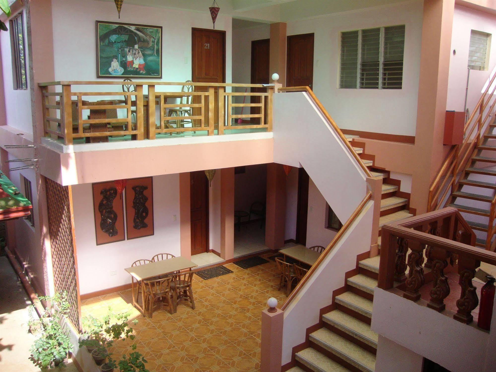 Lola Itang Pension House Tiniguiban المظهر الخارجي الصورة
