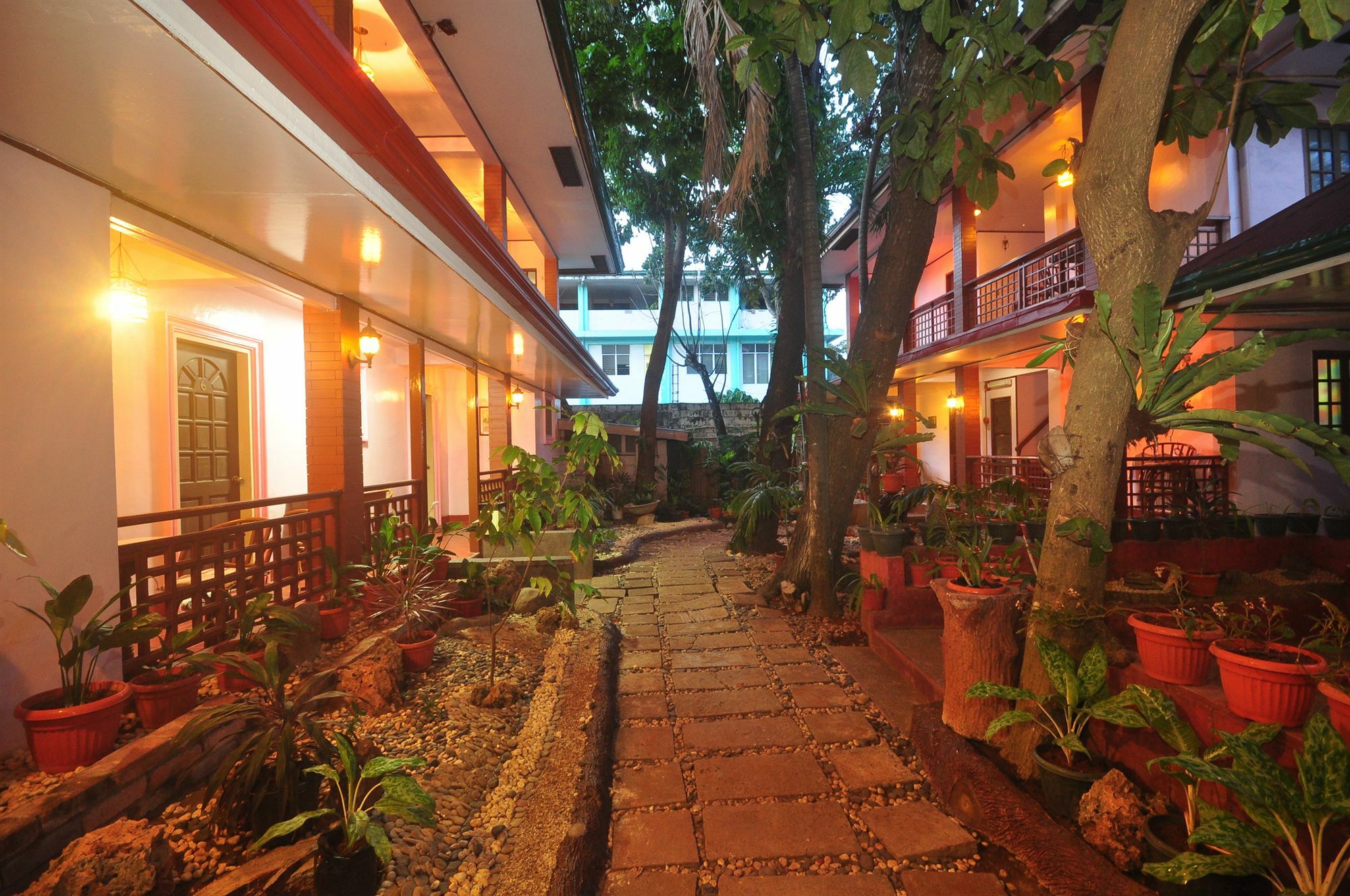 Lola Itang Pension House Tiniguiban المظهر الخارجي الصورة