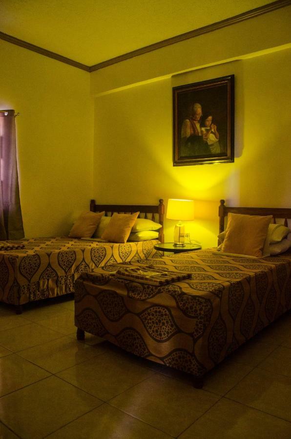 Lola Itang Pension House Tiniguiban المظهر الخارجي الصورة