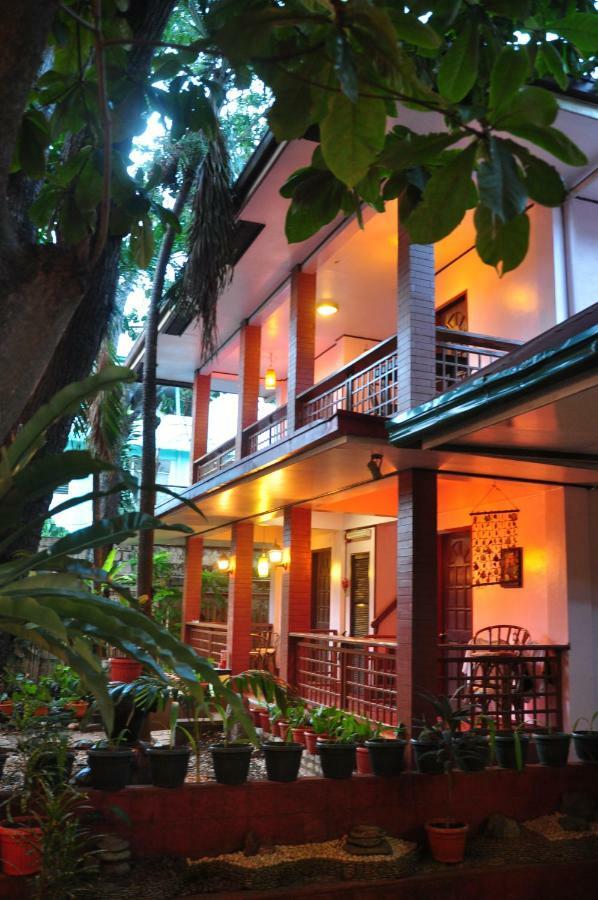 Lola Itang Pension House Tiniguiban المظهر الخارجي الصورة
