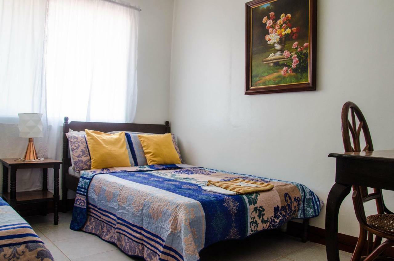 Lola Itang Pension House Tiniguiban المظهر الخارجي الصورة