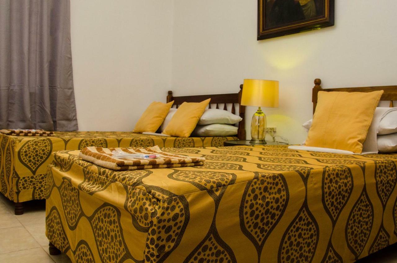 Lola Itang Pension House Tiniguiban المظهر الخارجي الصورة
